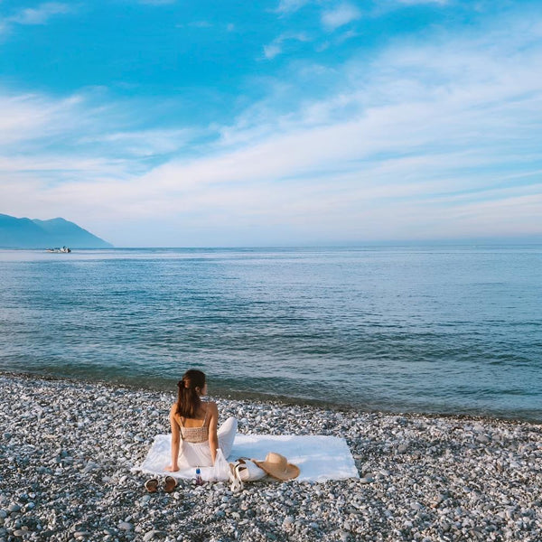 Countryside Comfort Picnic Mat – Durable, Waterproof, and Portable for Outdoor Relaxation