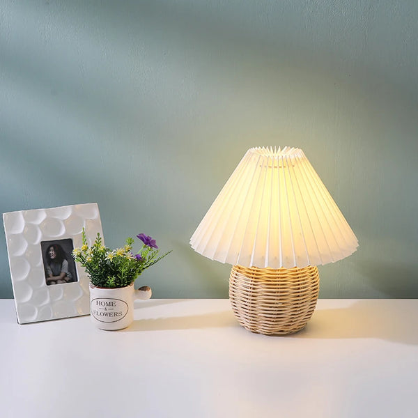 Retro LED Fabric Pleated Table Lamp with Rattan Base – USB Plug Bedside or Desk Lamp for Cozy Ambiance 2