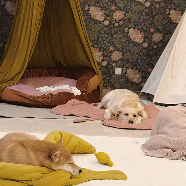 Breathable Cooling Dog Mat - Leaf-Shaped Washable Dog Mat