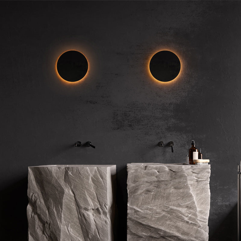 Klyne Minimalist Outdoor Wall Lamp
