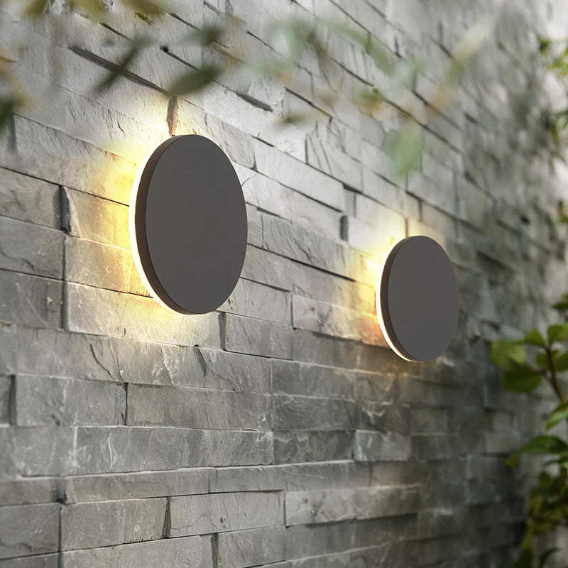 Klyne Minimalist Outdoor Wall Lamp