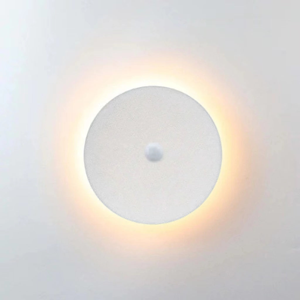 Klyne Minimalist Outdoor Wall Lamp