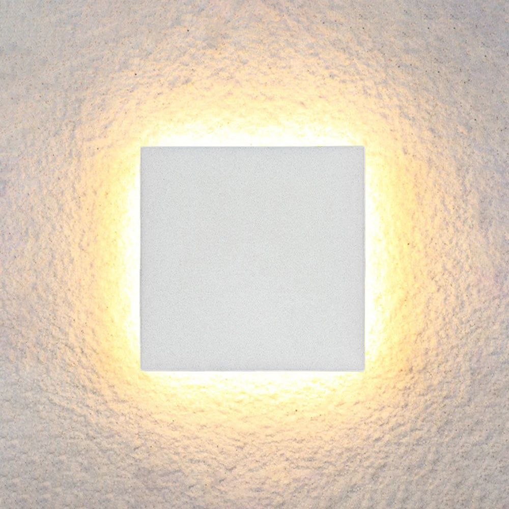 Klyne Minimalist Outdoor Wall Lamp