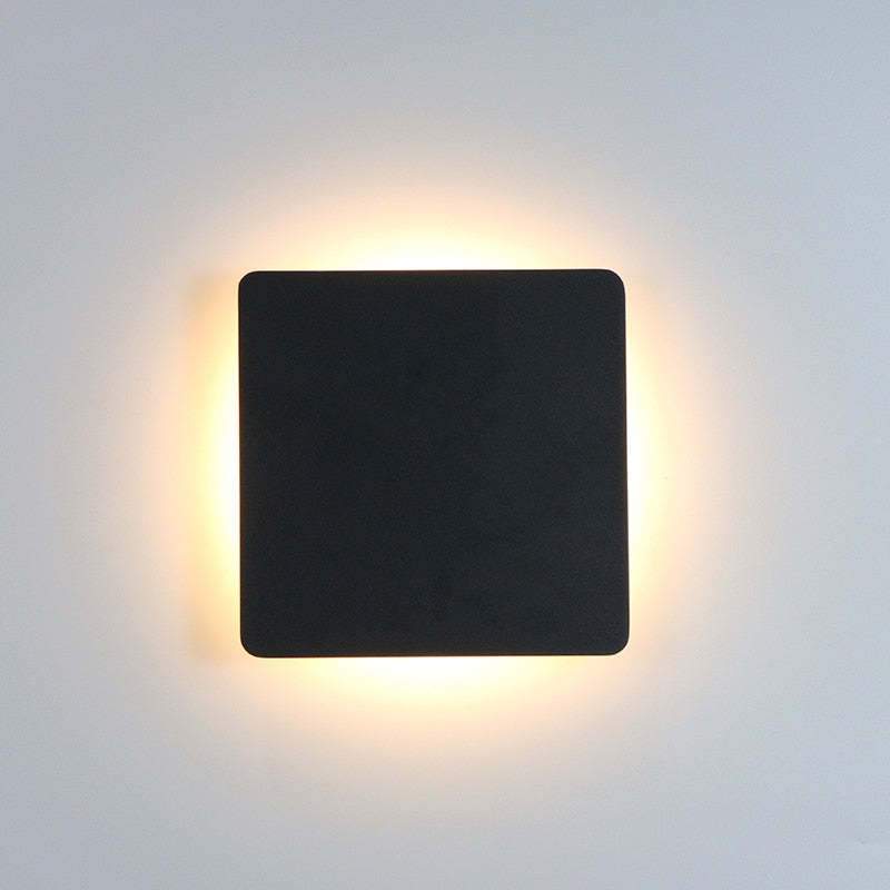 Klyne Minimalist Outdoor Wall Lamp